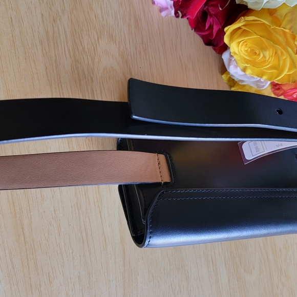 KATE SPADE Elegant Black Bow Fanny pack With Adjustable Belt Closure. - Picture 9 of 9